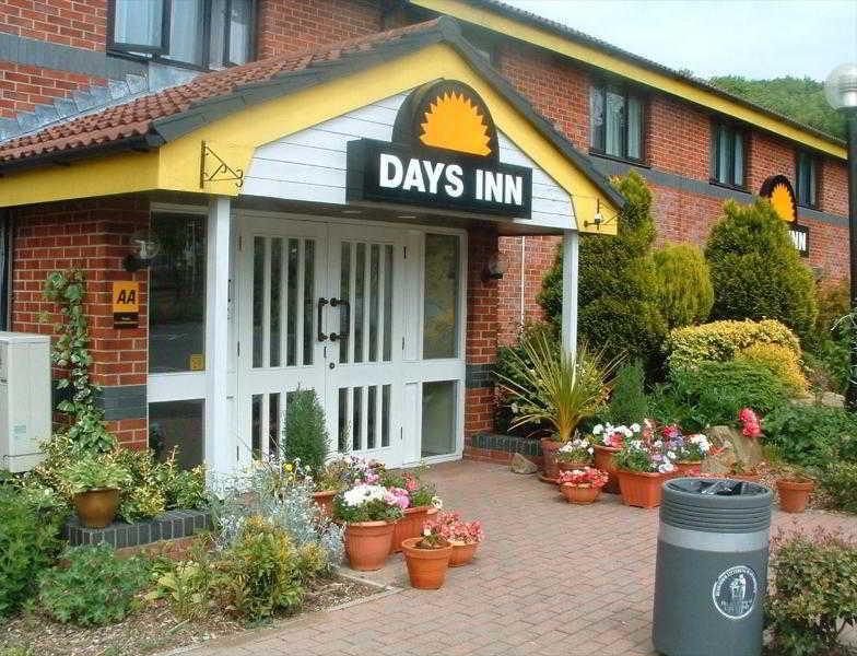 Days Inn Michaelwood M5 Falfield Exterior foto